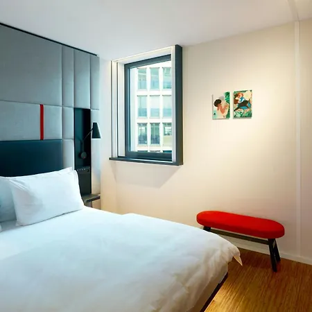 Citizenm Champs-elysees Hotel 4*