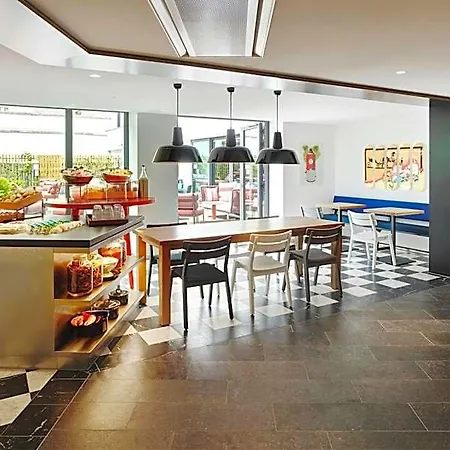 Hotel Citizenm Champs-élysées 4*