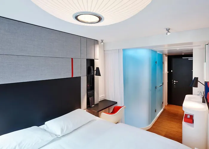 Otel Citizenm Champs-elysees 4*