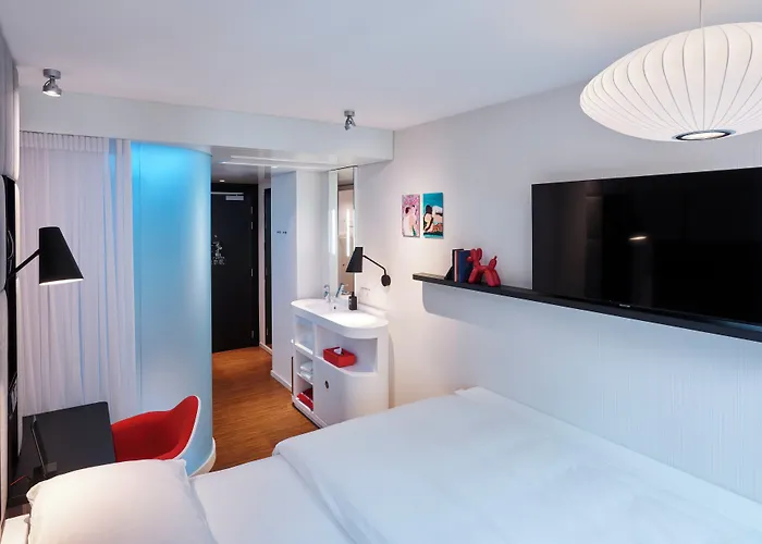 Citizenm Champs-elysees 4*