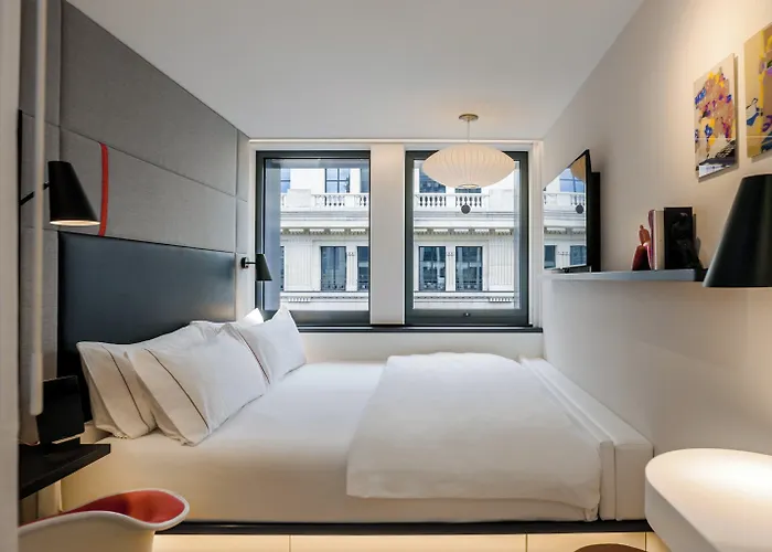 מלון Citizenm Champs-elysees 4*