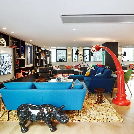 Hotel Citizenm Champs-élysées 4*