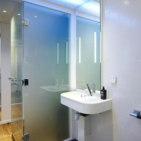 Hotel Citizenm Champs-elysees 4*