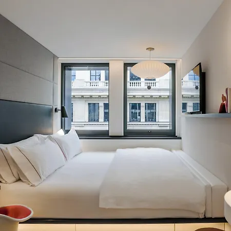 Hotel Citizenm Champs-elysees 4*